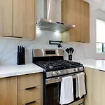 Modern Luxe Retreat Six-Bedroom