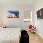 Modern Luxe Retreat Six-Bedroom